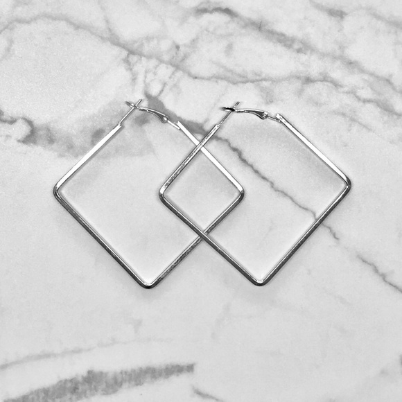✨SILVER SQUARE GEOMETRIC HOOP EARRINGS✨ - Picture 3 of 6